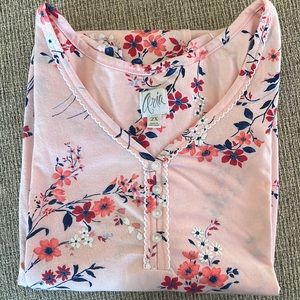 Women’s 2X plus size short sleeve nightshirt.